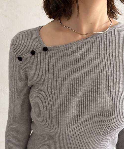 Thevon(ゼボン)の「袖フレアドッキングアシメリブニット(ニット/セーター・レディース・アイボリー/グレー/ネイビー・FREE)」の18枚目の写真