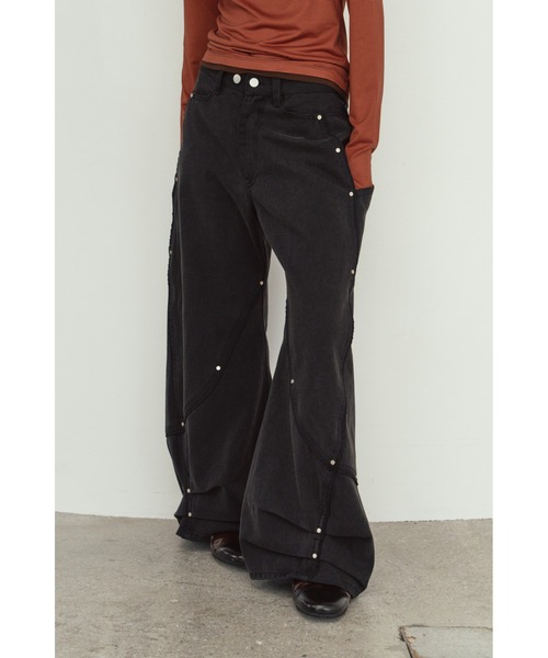 Knuth Marf(クヌースマーフ)の「curve utility denim pants(unisex)(デニムパンツ・レディース・ブルー/ブラック・MEDIUM/SMALL/X-SMALL)」の2枚目の写真