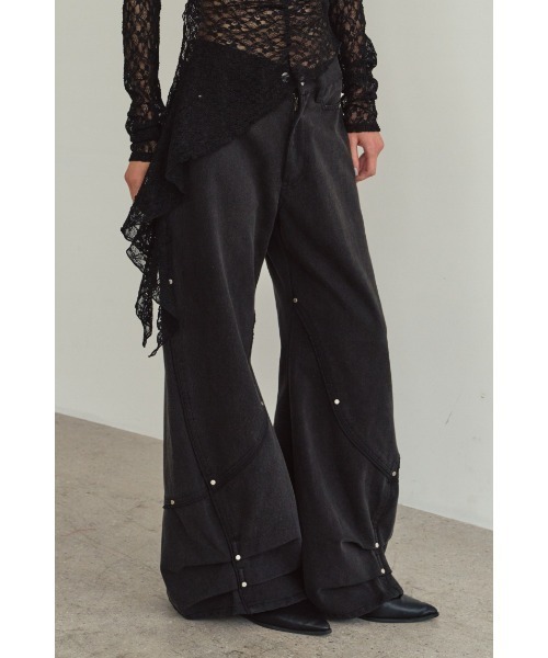 Knuth Marf(クヌースマーフ)の「curve utility denim pants(unisex)(デニムパンツ・レディース・ブルー/ブラック・MEDIUM/SMALL/X-SMALL)」の11枚目の写真