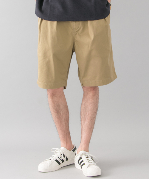 URBAN RESEARCH（アーバンリサーチ）の「UR 強撚ギャバワイドショーツ（その他パンツ・メンズ・ベージュ/ネイビー・LARGE/MEDIUM）」の2枚目の写真