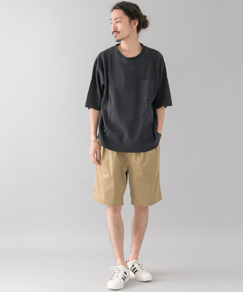 URBAN RESEARCH（アーバンリサーチ）の「UR 強撚ギャバワイドショーツ（その他パンツ・メンズ・ベージュ/ネイビー・LARGE/MEDIUM）」の6枚目の写真