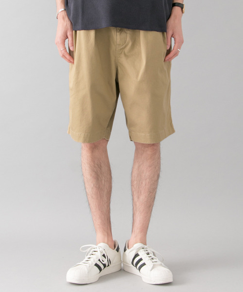 URBAN RESEARCH（アーバンリサーチ）の「UR 強撚ギャバワイドショーツ（その他パンツ・メンズ・ベージュ/ネイビー・LARGE/MEDIUM）」の14枚目の写真