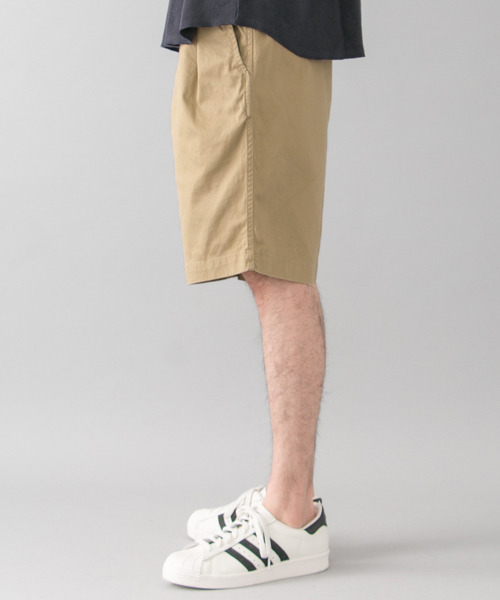 URBAN RESEARCH（アーバンリサーチ）の「UR 強撚ギャバワイドショーツ（その他パンツ・メンズ・ベージュ/ネイビー・LARGE/MEDIUM）」の15枚目の写真