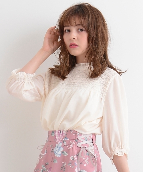 MAJESTIC LEGON（マジェスティックレゴン）の「スタンドフリルシャーリングブラウス（シャツ/ブラウス・レディース・ブラック/アイボリー/ピンク・SMALL/MEDIUM）」の2枚目の写真