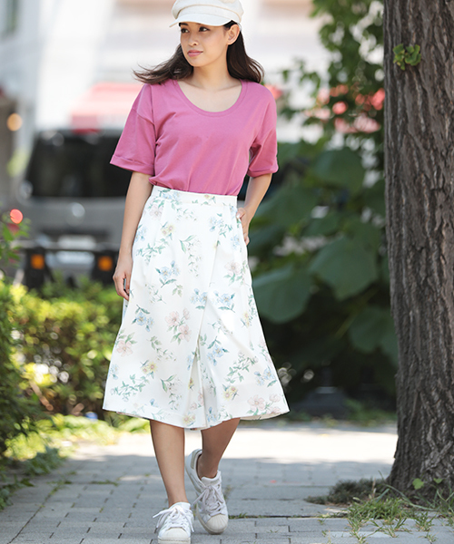 Denime(ドゥニーム)の「UネックベーシックTシャツ(Tシャツ/カットソー・レディース・ブラック/オフホワイト/マスタード/ピンク・FREE)」の21枚目の写真