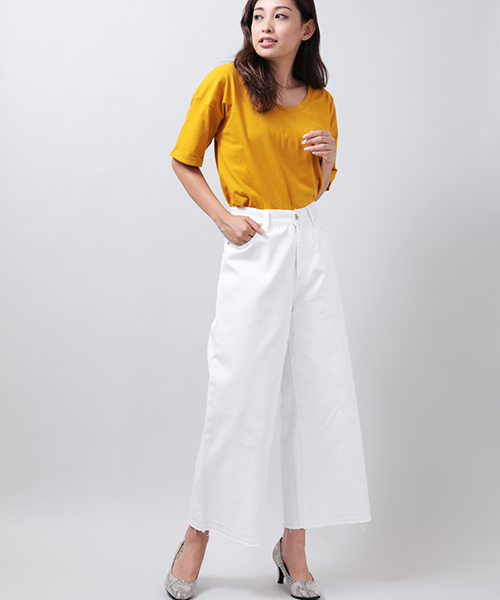 Denime(ドゥニーム)の「UネックベーシックTシャツ(Tシャツ/カットソー・レディース・ブラック/オフホワイト/マスタード/ピンク・FREE)」の18枚目の写真