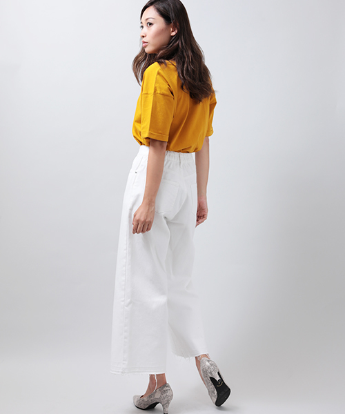 Denime(ドゥニーム)の「UネックベーシックTシャツ(Tシャツ/カットソー・レディース・ブラック/オフホワイト/マスタード/ピンク・FREE)」の19枚目の写真