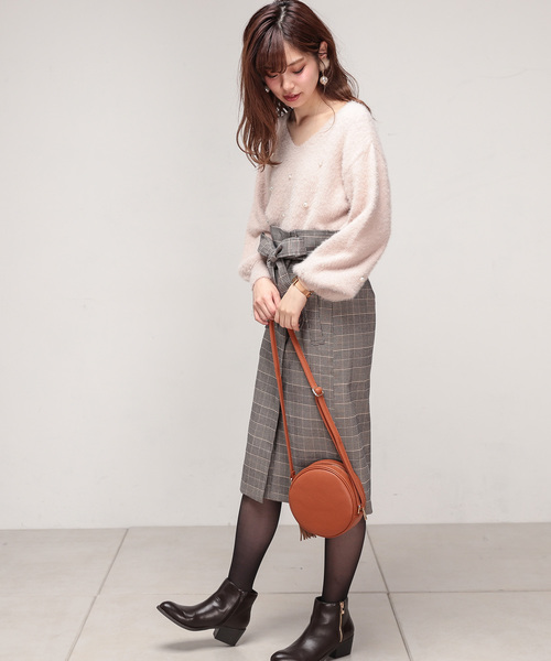 natural couture（ナチュラルクチュール）の「パール付きシャギーニット（ニット/セーター・レディース・ライトグレー/ブラック/アイボリー/ピンクベージュ・FREE）」の8枚目の写真