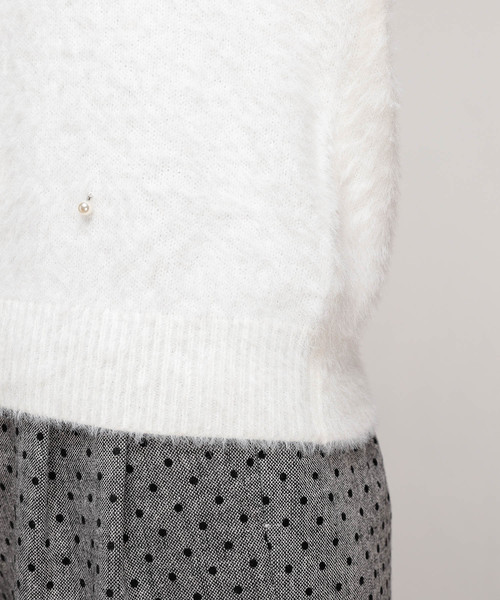 natural couture（ナチュラルクチュール）の「パール付きシャギーニット（ニット/セーター・レディース・ライトグレー/ブラック/アイボリー/ピンクベージュ・FREE）」の9枚目の写真