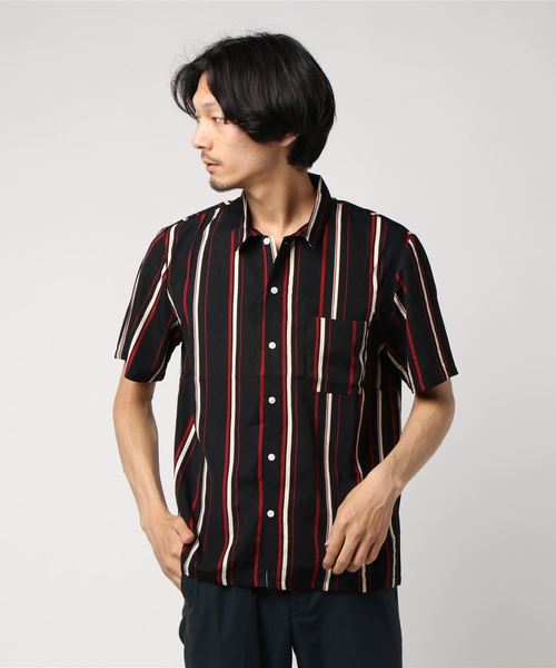 UP START（アップスタート）の「マルチストライプレーヨンタッチオープンカラーシャツ（シャツ/ブラウス・メンズ・ブラック系その他/ブルー系その他/レッド系その他・MEDIUM/LARGE/X-LARGE）」の4枚目の写真