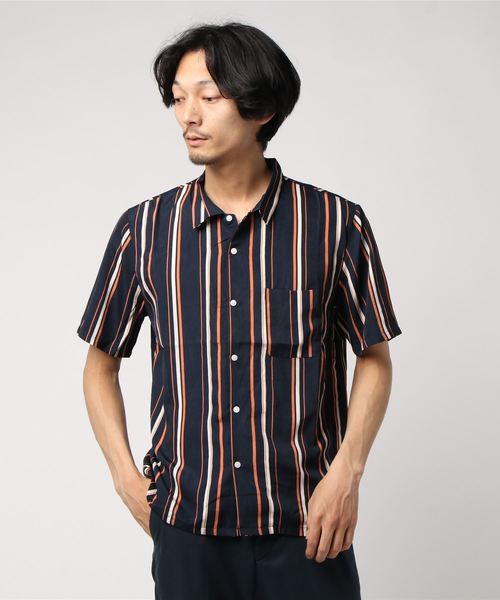 UP START（アップスタート）の「マルチストライプレーヨンタッチオープンカラーシャツ（シャツ/ブラウス・メンズ・ブラック系その他/ブルー系その他/レッド系その他・MEDIUM/LARGE/X-LARGE）」の5枚目の写真