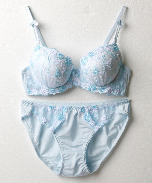 classicalelf�i�N���V�J���G���t�j�́u�yA�`D�J�b�v�܂ŃJ���[�L�x�z�M���s�[�����[�X�̃u���W���[���V���[�c�@�u���V���[�����i�u���j�v�b�u���[