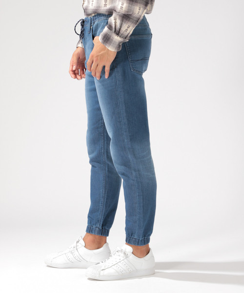 BAYFLOW(ベイフロー)の「ISKOデニムジョガーパンツ(デニムパンツ・メンズ・クリアブルー/アクア・SMALL/MEDIUM/LARGE)」の4枚目の写真