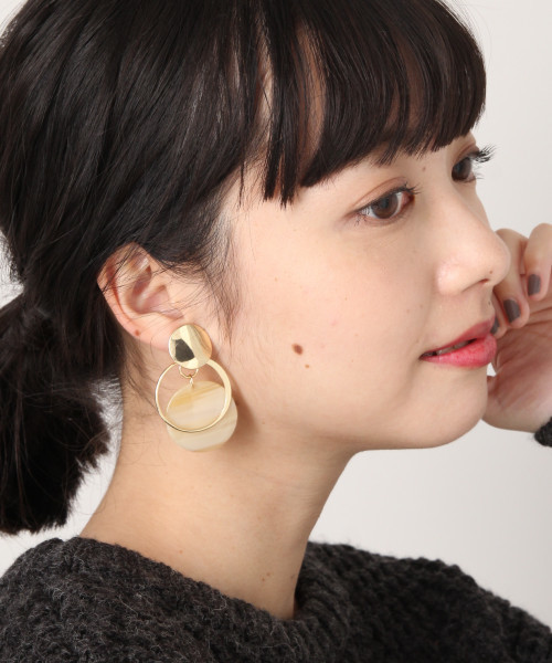 LOWRYS FARM（ローリーズファーム）の「フープ＊オーバル２ＷＡＹイヤリング　816729（イヤリング・レディース・ブラウン/アイボリー/クリア・FREE）」の2枚目の写真