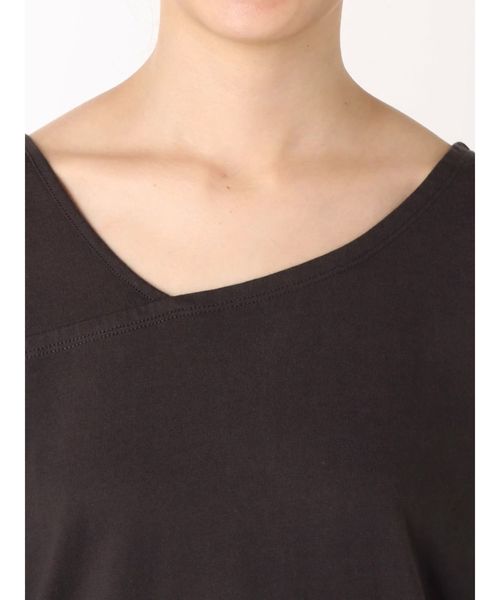 Ungrid(アングリッド)の「アシメデザインショルダーTee(Tシャツ/カットソー・レディース・チャコールグレー/オフホワイト/モカ・FREE)」の8枚目の写真