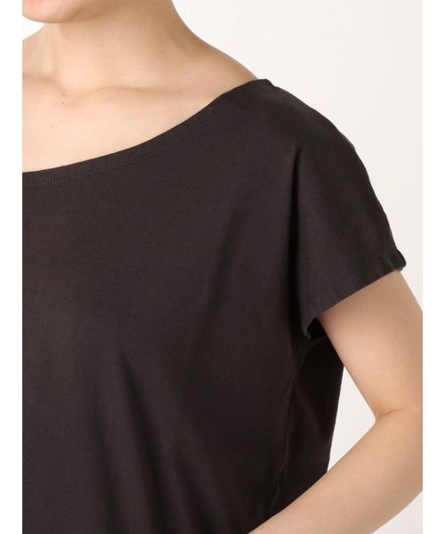 Ungrid(アングリッド)の「アシメデザインショルダーTee(Tシャツ/カットソー・レディース・チャコールグレー/オフホワイト/モカ・FREE)」の9枚目の写真