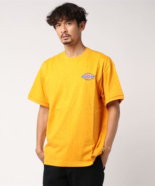 Dickies(ディッキーズ)の「【メンズ】総柄Dickiesロゴ刺繍入り半袖Tシャツ(Tシャツ/カットソー)」|オレンジ