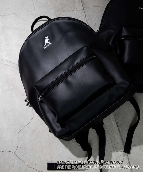 KANGOL（カンゴール）の「∴WEGO/KANGOL別注フェイクレザーデイパック/リュック（バックパック/リュック・メンズ・その他2/その他1・FREE）」の2枚目の写真