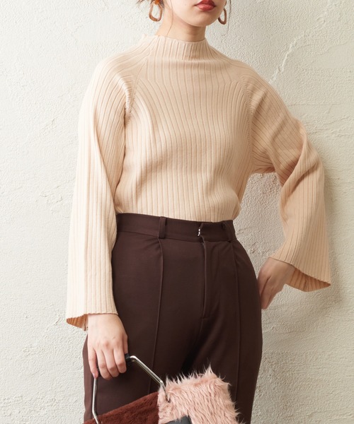 natural couture(ナチュラルクチュール)の「【WEB限定】もちもちラグランフレアスリーブニット(ニット/セーター・レディース・アイボリー/モカ/レンガ/ブラック/ラベンダー・FREE)」の2枚目の写真