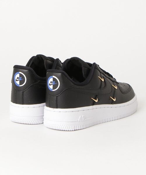 NIKE（ナイキ）の「NIKE ナイキ W AIRFORCE 1 '07 LX エアフォース１ '07LX WCT1990 001BLK/BLK（スニーカー・レディース・ブラック・22.5cm/23.5cm/24.5cm/25.5cm/26.5cm/27.0cm/28.0cm/27.5cm/22.0cm/23.0cm/24.0cm/25.0cm/26.0cm）」の2枚目の写真