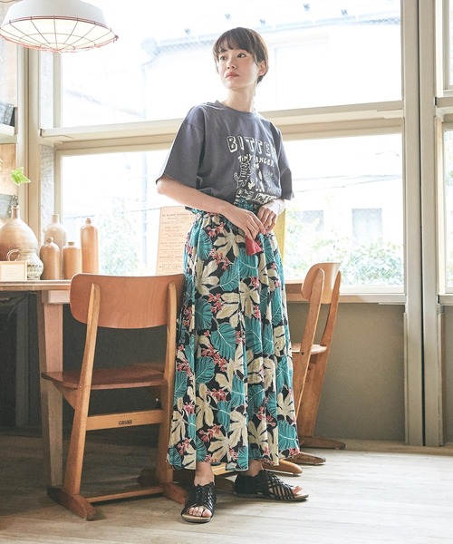 CUBE SUGAR（キューブシュガー）の「キャンブリック総柄プリントマチ切替ギャザースカート（スカート・レディース・ベージュ系その他/ブラック系その他/パープル系その他・M）」の4枚目の写真