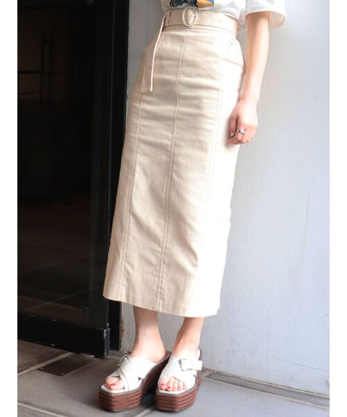 MURUA（ムルーア）の「スリムステッチペンシルスカート（スカート・レディース・アイボリー/ブラック/オレンジ・1/2）」の9枚目の写真