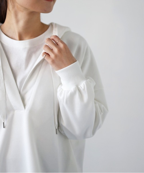 each（イーチ）の「Ｖネックパーカー（Tシャツ/カットソー・レディース・ホワイト/ベージュ/グレー・MEDIUM）」の14枚目の写真