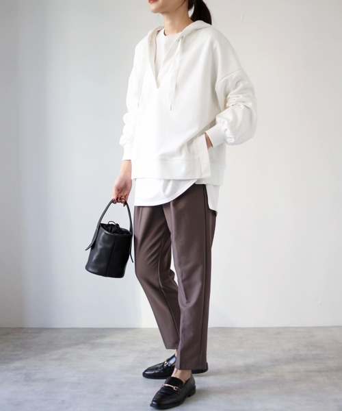 each（イーチ）の「Ｖネックパーカー（Tシャツ/カットソー・レディース・ホワイト/ベージュ/グレー・MEDIUM）」の18枚目の写真