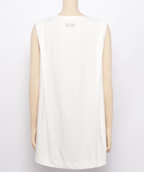 NERGY（ナージー）の「ナージージャパン NERGY ポリエステルノースリーブTEE（タンクトップ・レディース・ホワイト/チャコールグレー・FREE）」の4枚目の写真