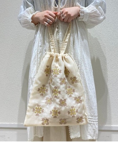 Ray BEAMS（レイビームス）の「Ray BEAMS / チュール 刺繍 巾着 トートバッグ（トートバッグ・レディース・ブラック/オフホワイト・ONE SIZE）」の14枚目の写真