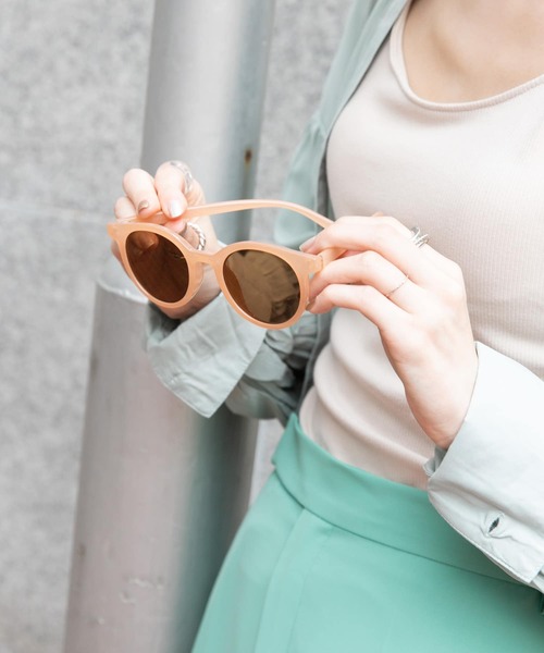 SENSE OF PLACE by URBAN RESEARCH（センスオブプレイスバイアーバンリサーチ）の「カラーレンズボストンフレームサングラス（サングラス・レディース・ライトピンク/ダークブラウン/ライトブラウン/ブラウン/ライトグレー・ONE）」の5枚目の写真