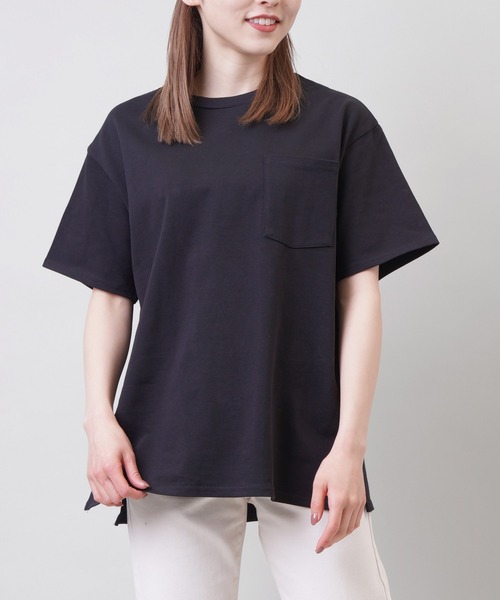 SPINNS（スピンズ）の「USAコットン素材 ポケット半袖Tシャツ（Tシャツ/カットソー・レディース・オフホワイト/グレイッシュベージュ/パープル/ブラウン/チャコール/ブラック・ONESIZE）」の3枚目の写真