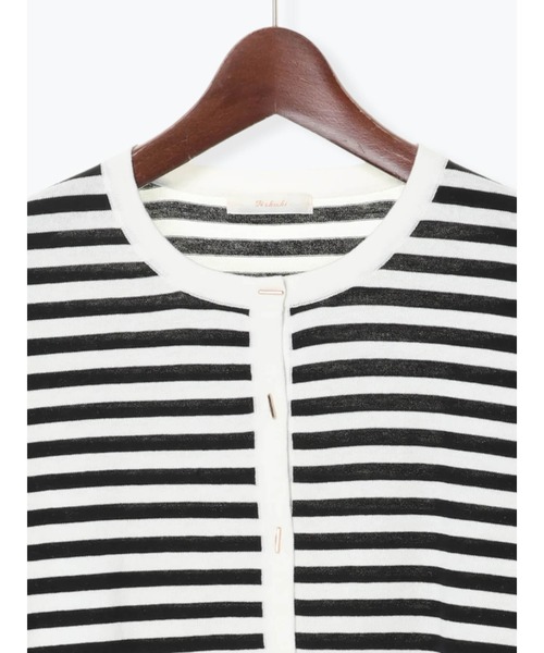 Te chichi(テチチ)の「Tバー釦クルーネックカーディガン(カーディガン/ボレロ・レディース・ブラック/オフホワイト/シルバー/オレンジ/モカ・フリ-)」の14枚目の写真