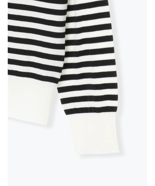 Te chichi(テチチ)の「Tバー釦クルーネックカーディガン(カーディガン/ボレロ・レディース・ブラック/オフホワイト/シルバー/オレンジ/モカ・フリ-)」の15枚目の写真