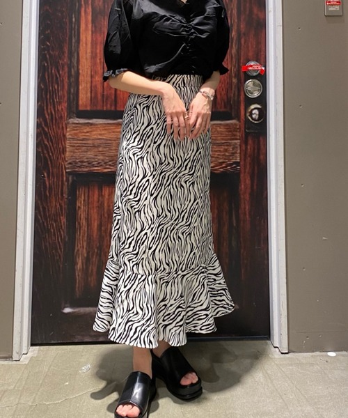 WEGO（ウィゴー）の「WEGO/マーメイドロングスカート（スカート・レディース・その他1/アニマル/ホワイト/ブラック・FREE）」の12枚目の写真