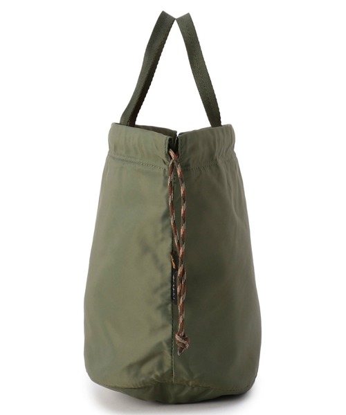 Alpha Industries（アルファインダストリーズ）の「【ユニセックス】コーデュラ DRAWSTRING BAG(巾着バッグ)（ボディバッグ/ウエストポーチ・メンズ・ブラック/グリーン/マルチ・FREE）」の13枚目の写真