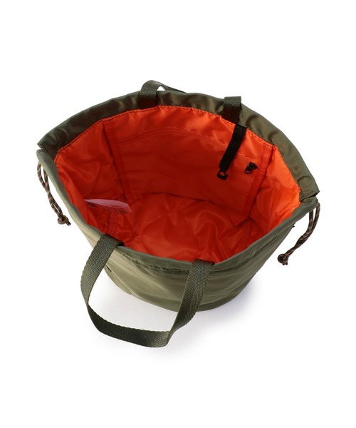 Alpha Industries（アルファインダストリーズ）の「【ユニセックス】コーデュラ DRAWSTRING BAG(巾着バッグ)（ボディバッグ/ウエストポーチ・メンズ・ブラック/グリーン/マルチ・FREE）」の14枚目の写真