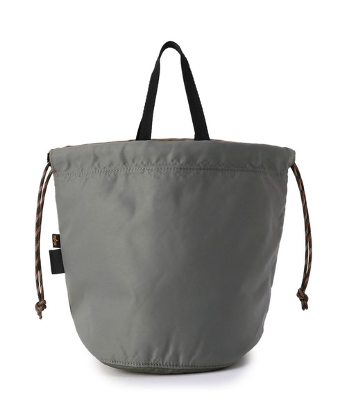 Alpha Industries（アルファインダストリーズ）の「【ユニセックス】コーデュラ DRAWSTRING BAG(巾着バッグ)（ボディバッグ/ウエストポーチ・メンズ・ブラック/グリーン/マルチ・FREE）」の22枚目の写真