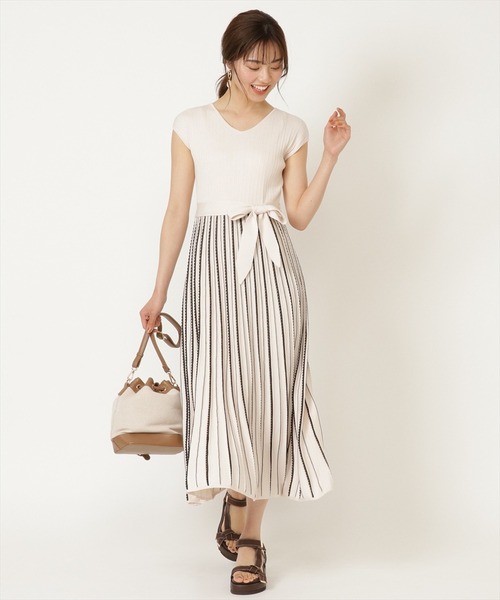 WILLSELECTION（ウィルセレクション）の「バイカラーストライプニットワンピース（ワンピース・レディース・ライトベージュ/ボルドー/ブラック・MEDIUM）」の8枚目の写真