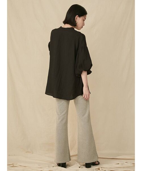 COTORICA(コトリカ)の「袖ボリューム2WAYブラウス(シャツ/ブラウス・レディース・ブラック/オフホワイト/ライトグリーン・FREE)」の10枚目の写真