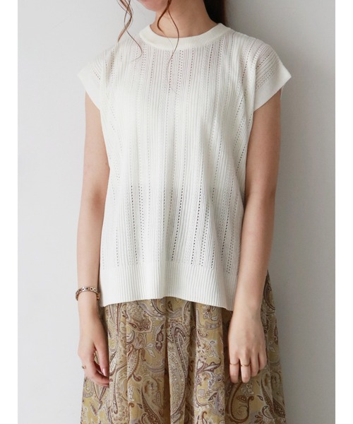 Te chichi(テチチ)の「麻タッチ透かし編みサイド釦プルオーバー(ニット/セーター・レディース・ネイビー/オフホワイト/モカ・フリ-)」の2枚目の写真