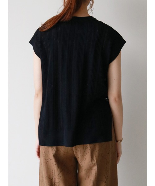 Te chichi(テチチ)の「麻タッチ透かし編みサイド釦プルオーバー(ニット/セーター・レディース・ネイビー/オフホワイト/モカ・フリ-)」の7枚目の写真