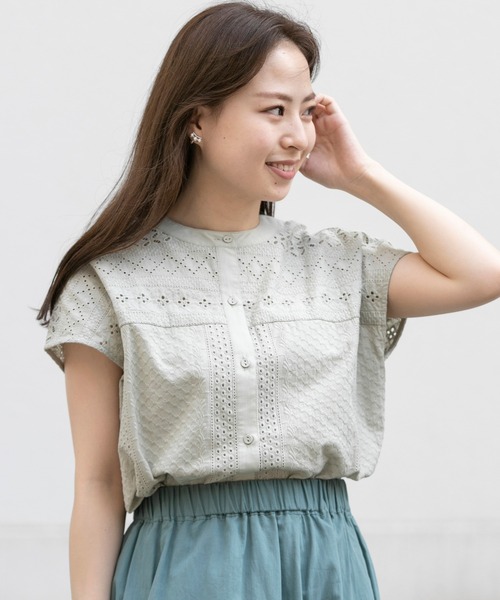 URBAN RESEARCH Sonny Label（アーバンリサーチサニーレーベル）の「バンドカラーコットンレースシャツ（シャツ/ブラウス・レディース・ミント/オフホワイト/ブラック/ブルー・FREE）」の4枚目の写真