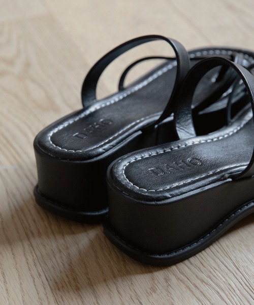 UNE MANSION（ユヌマンション）の「軽量プラットフォームトングサンダル（スリッポン・レディース・ブラック/ベージュ・23.0cm/24.0cm/25.0cm）」の7枚目の写真