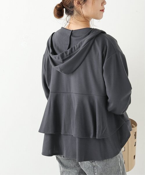 frames RAY CASSIN（フレームスレイカズン）の「バックティアードパーカー（パーカー・レディース・ブルー/モカ/スミクロ・FREE）」の2枚目の写真