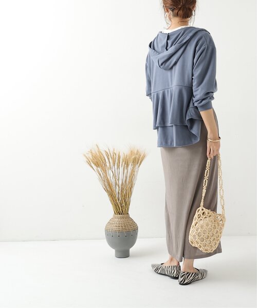 frames RAY CASSIN（フレームスレイカズン）の「バックティアードパーカー（パーカー・レディース・ブルー/モカ/スミクロ・FREE）」の10枚目の写真