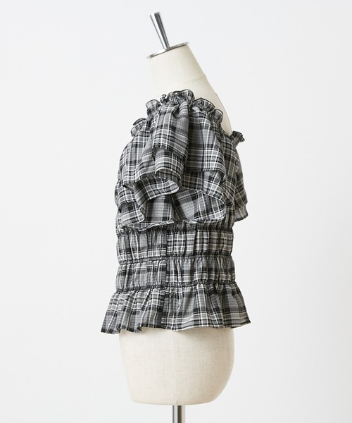 one after another NICE CLAUP（ワンアフターアナザーナイスクラップ）の「シャーリングフレアブラウス（シャツ/ブラウス・レディース・ブラック/ベージュ/オフホワイト/オレンジ・FREE）」の6枚目の写真