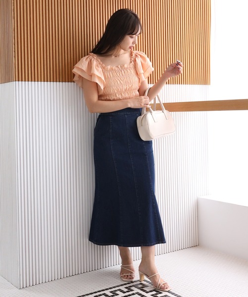 one after another NICE CLAUP（ワンアフターアナザーナイスクラップ）の「シャーリングフレアブラウス（シャツ/ブラウス・レディース・ブラック/ベージュ/オフホワイト/オレンジ・FREE）」の10枚目の写真