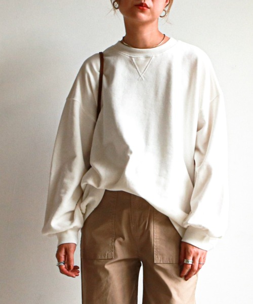 feepur（フェピュール）の「シンプルBIGスウェット（スウェット・レディース・オフホワイト/チャコールグレー/ピンク/ネイビー/杢グレー・MEDIUM）」の2枚目の写真