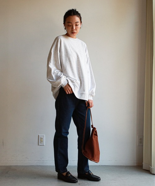 feepur（フェピュール）の「シンプルBIGスウェット（スウェット・レディース・オフホワイト/チャコールグレー/ピンク/ネイビー/杢グレー・MEDIUM）」の9枚目の写真